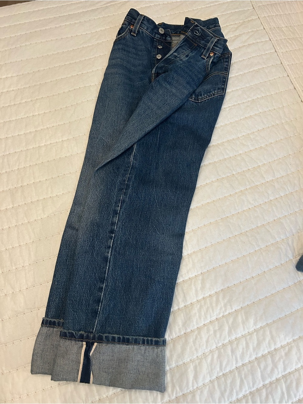 Levi's Women's Selvedge Seam Button fly Straight-Leg Jeans